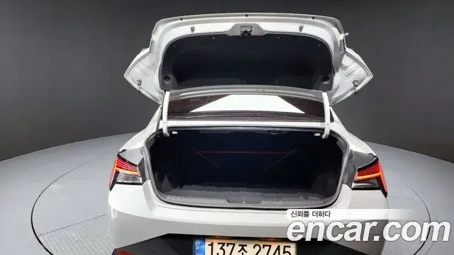 Hyundai The New Avante Hybrid 2022 — ფოტო 2/20