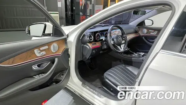 Mercedes-Benz E-Class 2018 — ფოტო 3/20