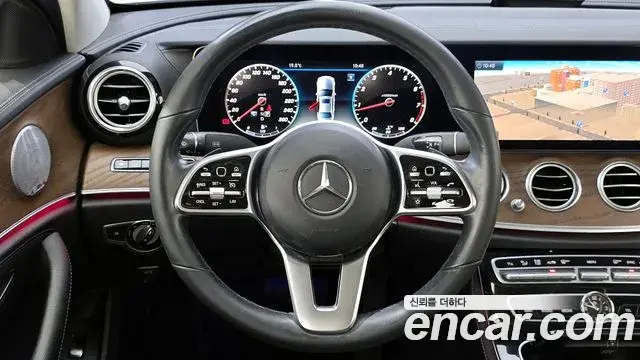 Mercedes-Benz E-Class 2018 — ფოტო 8/20