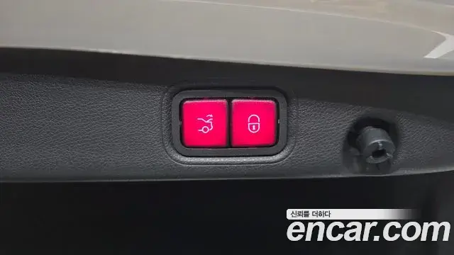 Mercedes-Benz E-Class 2018 — ფოტო 16/20