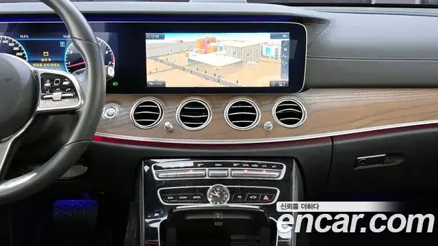 Mercedes-Benz E-Class 2018 — ფოტო 5/20