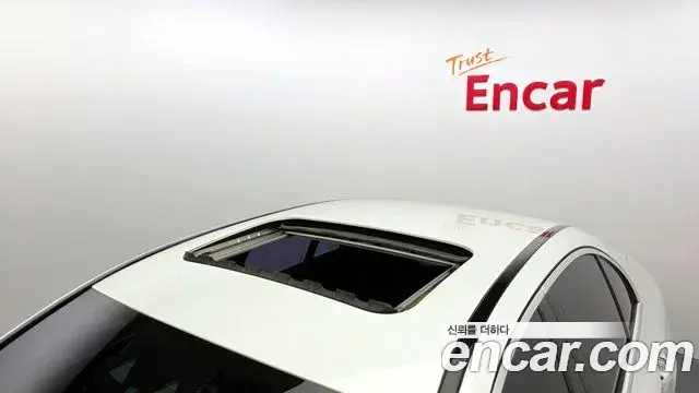 Mercedes-Benz E-Class 2018 — ფოტო 7/20