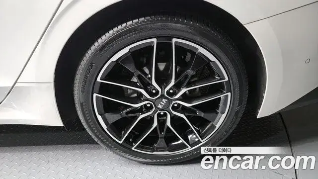 Kia K5 2020 — Şəkil 9/20
