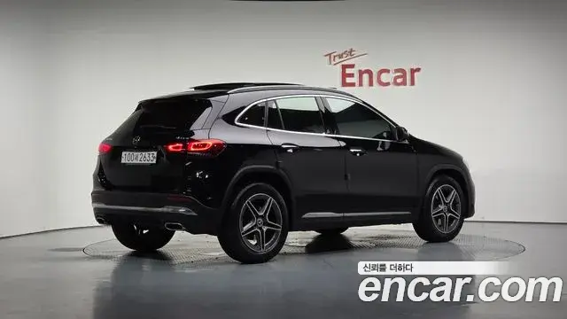 Mercedes-Benz GLA-Class 2020 — ფოტო 19/21