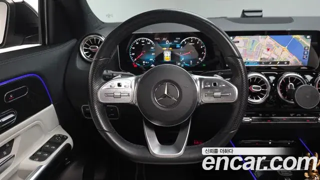 Mercedes-Benz GLA-Class 2020 — ფოტო 15/21