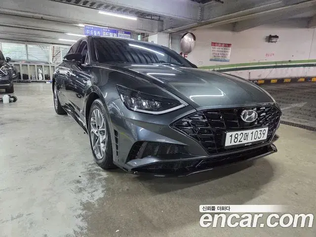 Hyundai Sonata 2021 — Фото 1/20