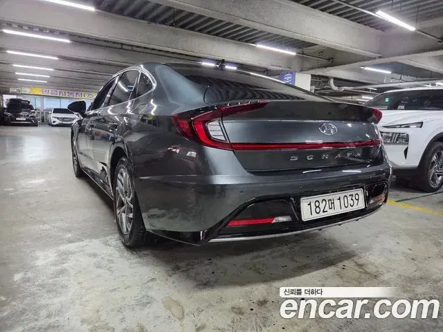 Hyundai Sonata 2021 — Фото 2/20