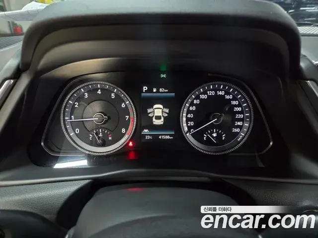 Hyundai Sonata 2021 — Фото 8/20