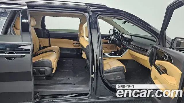 Kia Carnival 2020 — Photo 9/20