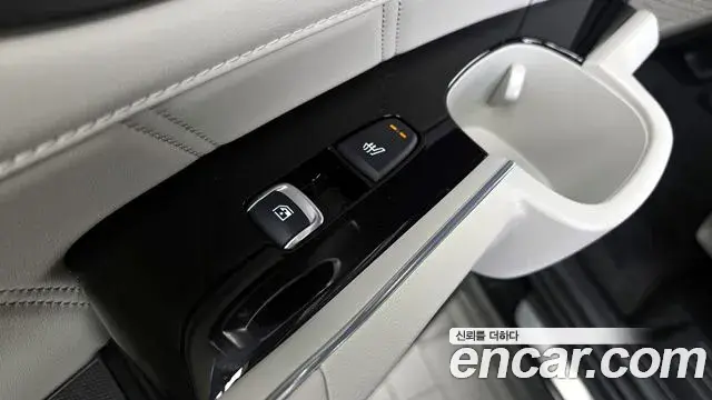 Kia Sorento 2023 — Photo 10/20