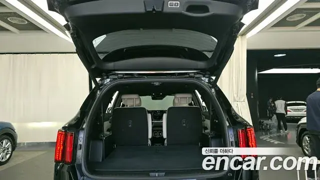 Kia Sorento 2023 — Photo 8/20