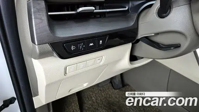 Kia Carnival 2021 — Şəkil 17/20