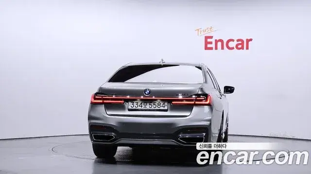 BMW 7 Series 2020 — Photo 18/20