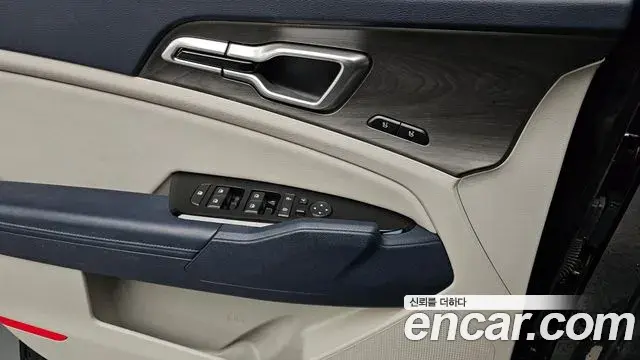 Kia Sportage 2021 — ფოტო 17/20