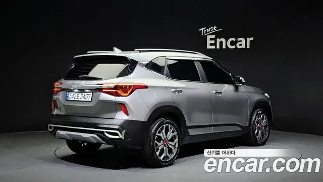 Kia Seltos 2022 — Şəkil 15/20