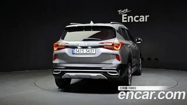 Kia Seltos 2022 — Şəkil 19/20