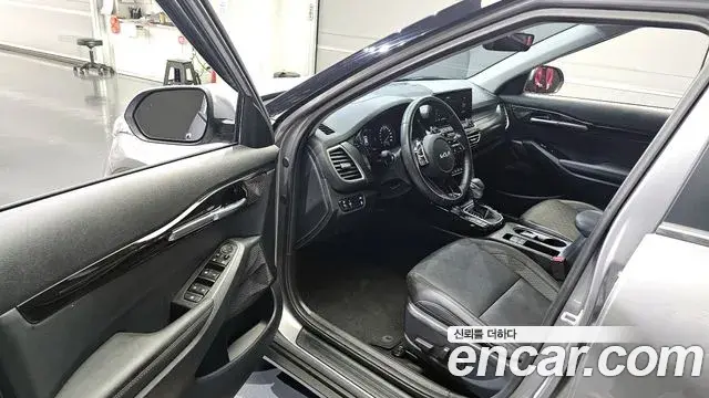 Kia Seltos 2022 — Şəkil 11/20