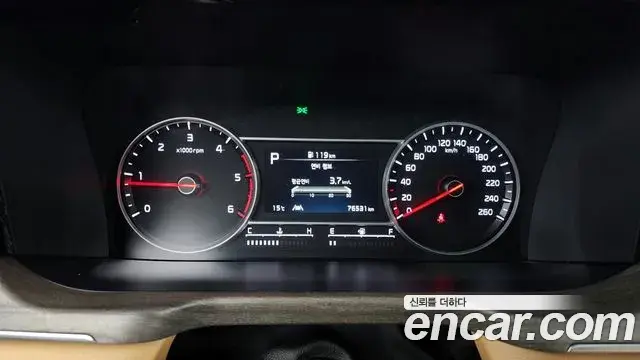 Kia Sorento 2020 — Photo 8/20