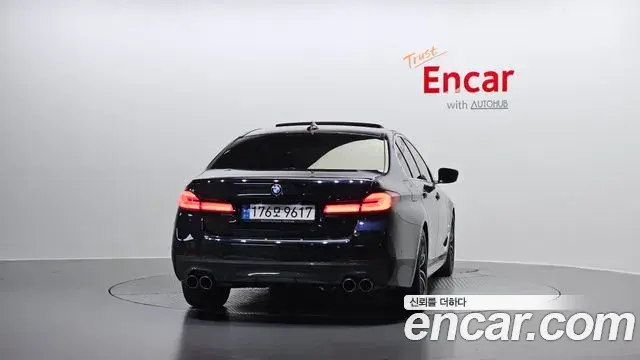 BMW 5 Series 2022 — ფოტო 13/20