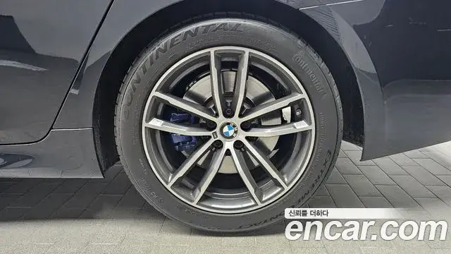 BMW 5 Series 2022 — ფოტო 6/20