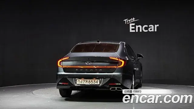 Hyundai Sonata Hybrid 2023 — Photo 1/20