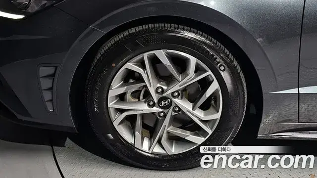 Hyundai Sonata Hybrid 2023 — Photo 3/20