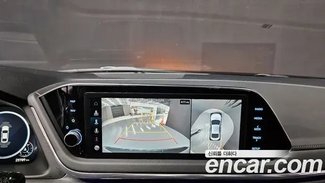 Hyundai Sonata Hybrid 2023 — Photo 13/20