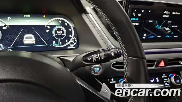 Hyundai Sonata Hybrid 2023 — Photo 9/20