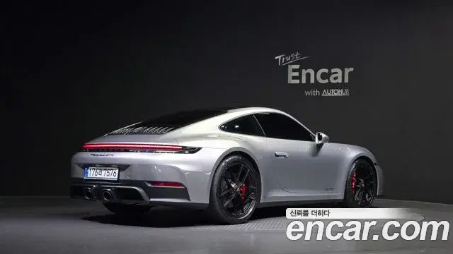 Porsche 911 2025 — Photo 13/21