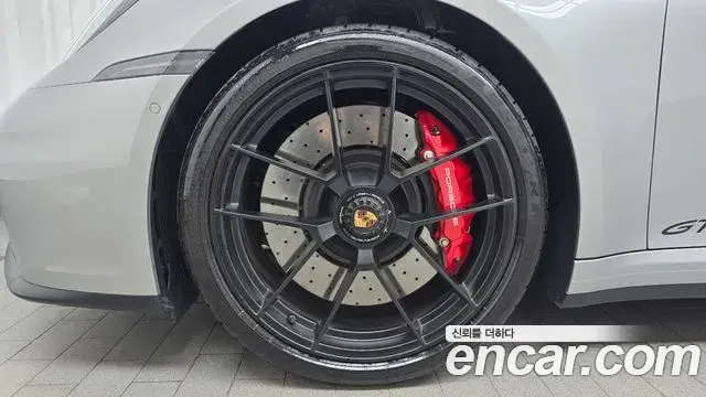 Porsche 911 2025 — Photo 18/21