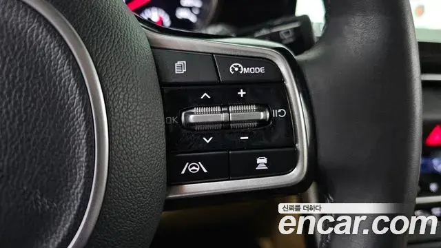 Kia Carnival 2022 — Фото 19/20