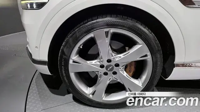 Genesis GV80 2022 — ფოტო 19/20
