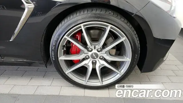Genesis G70 2018 — ფოტო 16/20