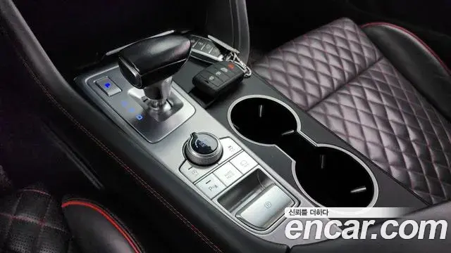 Genesis G70 2018 — ფოტო 13/20