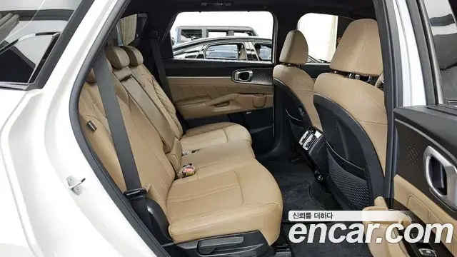 Kia Sorento 2023 — Фото 12/20