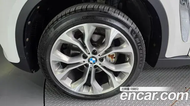 BMW X6 2018 — ფოტო 12/20