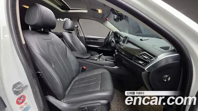 BMW X6 2018 — ფოტო 15/20