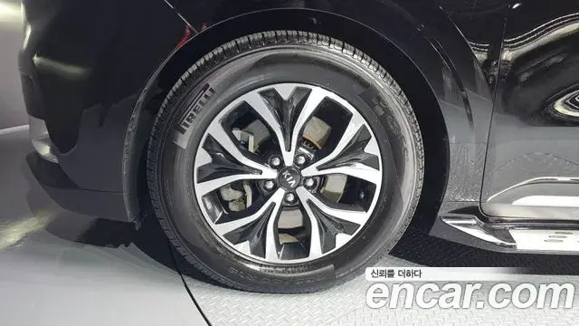 Kia Carnival 2021 — ფოტო 12/20