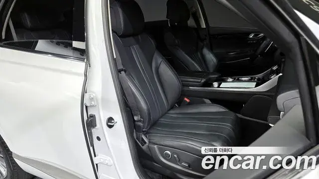 Genesis GV80 2021 — ფოტო 14/20