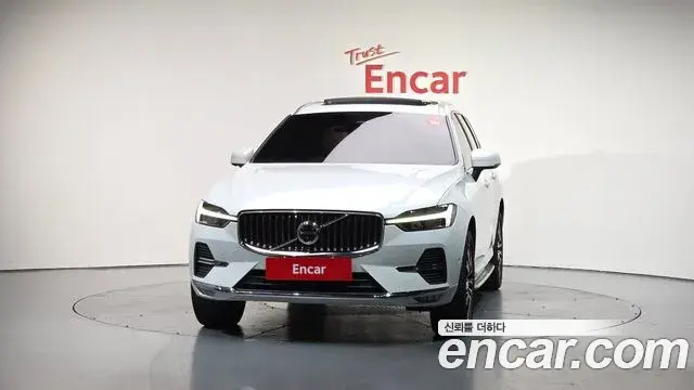Volvo XC60 2022 — Фото 3/20