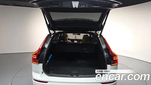 Volvo XC60 2022 — Фото 20/20