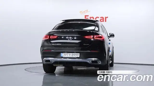 Mercedes-Benz GLE-Class 2021 — ფოტო 2/20