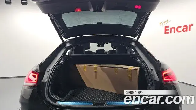Mercedes-Benz GLE-Class 2021 — ფოტო 8/20