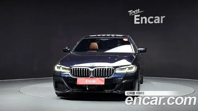 BMW 5 Series 2021 — ფოტო 8/20