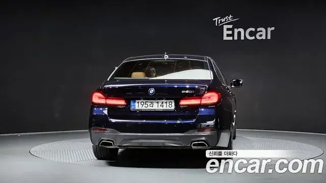 BMW 5 Series 2021 — ფოტო 15/20