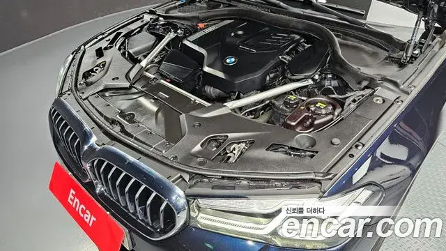 BMW 5 Series 2021 — ფოტო 12/20