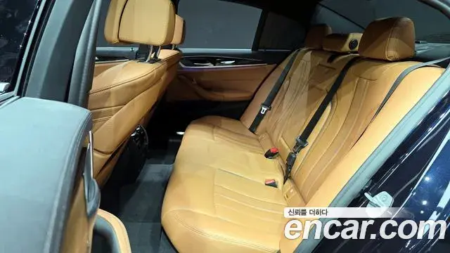 BMW 5 Series 2021 — ფოტო 1/20