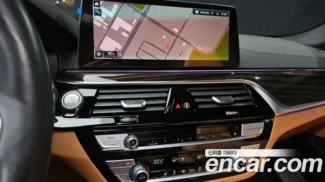 BMW 5 Series 2021 — ფოტო 5/20