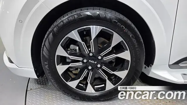 Kia Carnival 2022 — Şəkil 13/20