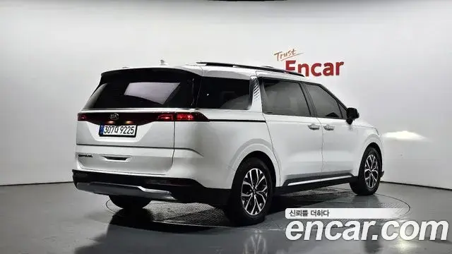 Kia Carnival 2020 — Фото 2/20